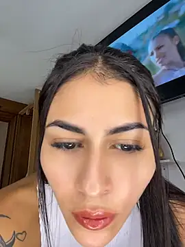 emilie xx  online show from 20, 5, 2026