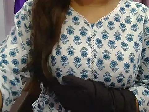 Snapshot of cutie-taara chatting on 30, 12, 2024 cutie-taara online show from 30, 12, 2024