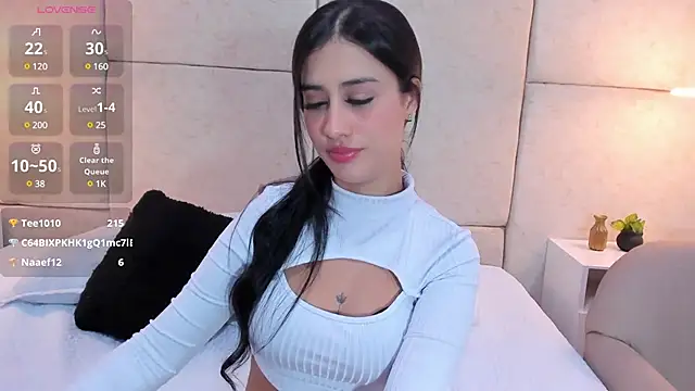 Snapshot of Amiirra_ chatting on 14, 12, 2024 Amiirra  online show from 14, 12, 2024