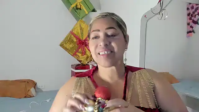 Snapshot of anubys_godes chatting on 24, 12, 2024 anubys godes online show from 24, 12, 2024