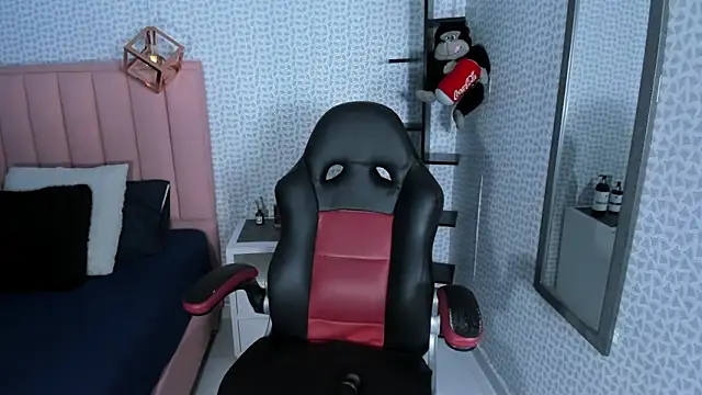 DENISERICHARD2 online show from 4, 10, 2025