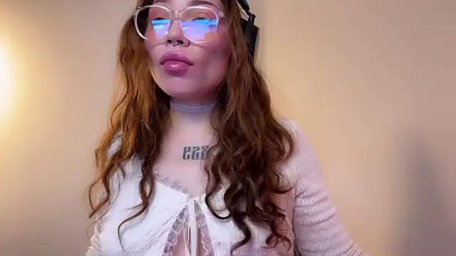 Snapshot of PaulaPratt chatting on 14, 1, 2025 PaulaPratt online show from 14, 1, 2025