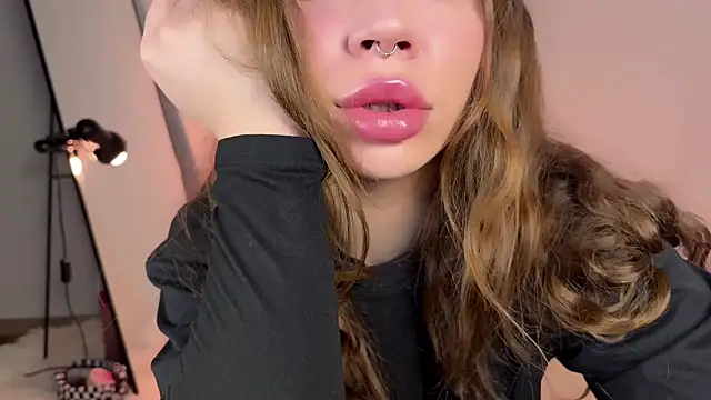 Snapshot of PaulaPratt chatting on 21, 3, 2025 PaulaPratt online show from 21, 3, 2025