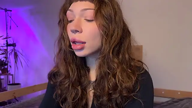 Snapshot of PaulaPratt chatting on 21, 9, 2025 PaulaPratt online show from 21, 9, 2025