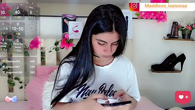 Madisson Ivanova online show from 18, 1, 2025