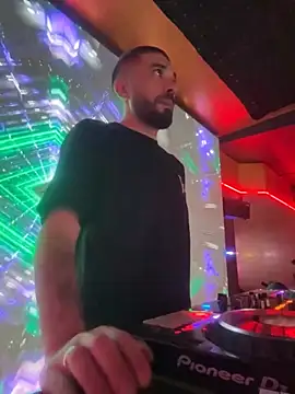 Snapshot of djtimka chatting on 29, 9, 2025 djtimka online show from 29, 9, 2025