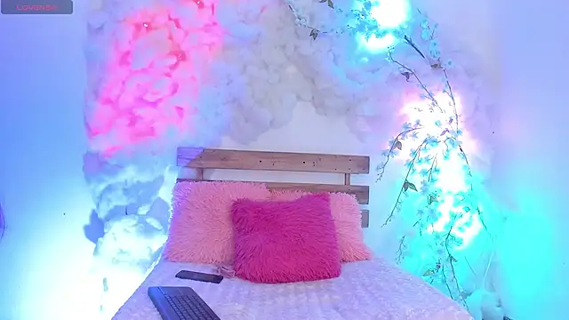 centaurigirl online show from 4, 2, 2025