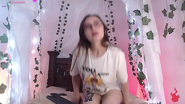 centaurigirl online show from 1, 3, 2025