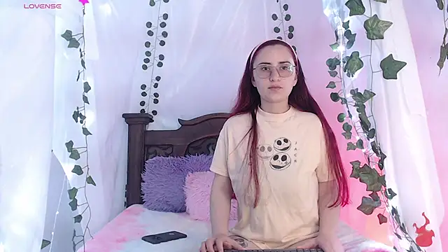 centaurigirl online show from 10, 3, 2025