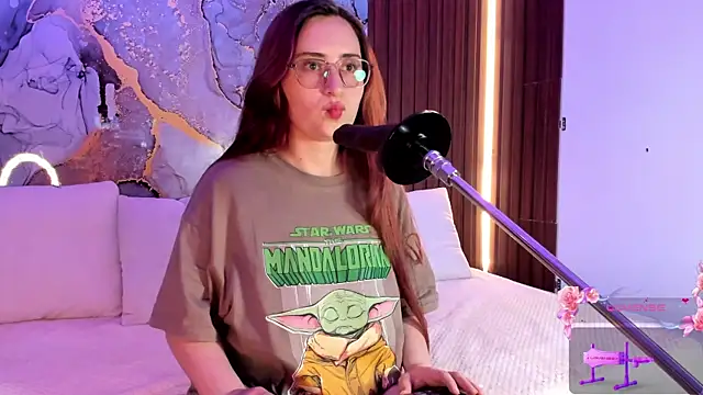 centaurigirl online show from 15, 9, 2025