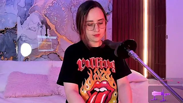 centaurigirl online show from 22, 10, 2025