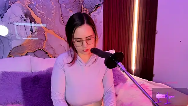 centaurigirl online show from 18, 12, 2025