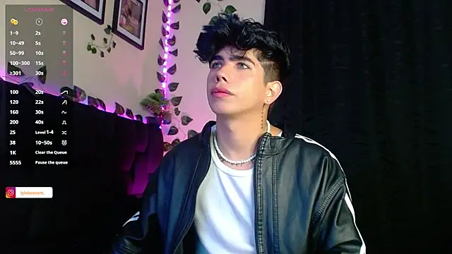 LyleBennett  online show from 23, 1, 2025