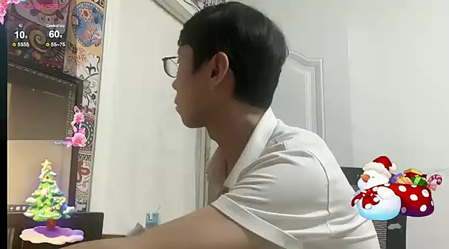 Snapshot of TGH521 chatting on 24, 12, 2024 TGH521 online show from 24, 12, 2024