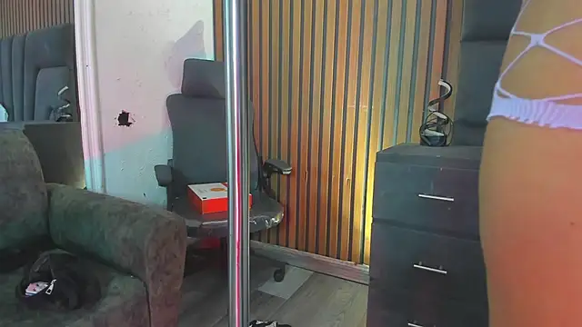 AlliceRosero online show from 24, 4, 2026