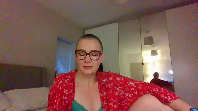 ELEGANT-ARIA36 online show from 21, 1, 2025