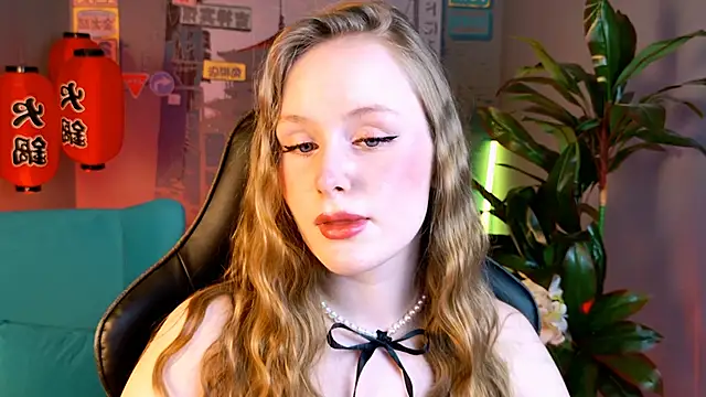 Snapshot of VivienLeeigh chatting on 22, 11, 2025 VivienLeeigh online show from 22, 11, 2025