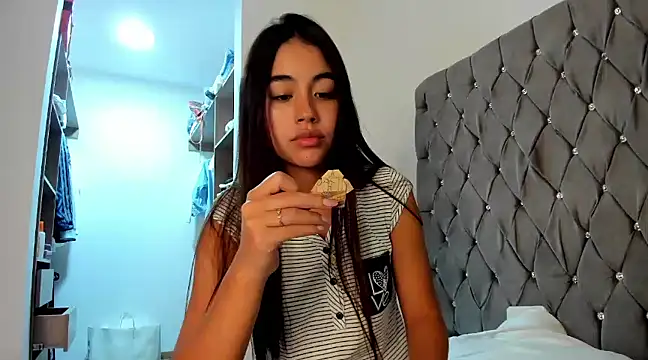 AriaMontgomery online show from 20, 12, 2024