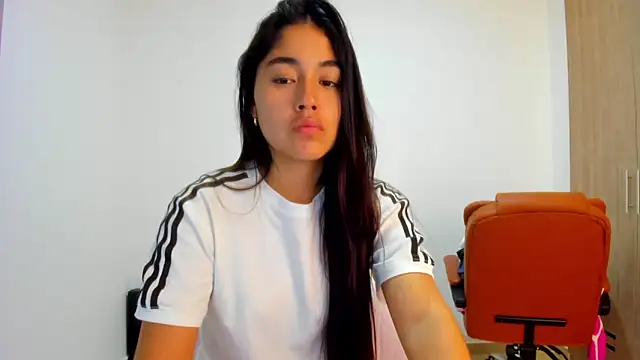 AriaMontgomery online show from 15, 4, 2026