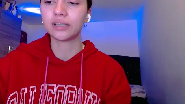 holy juli online show from 2, 6, 2026