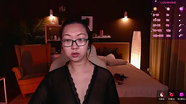 Snapshot of Marine_Vact chatting on 5, 10, 2025 Marine Vact online show from 5, 10, 2025