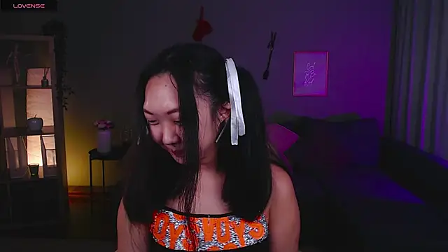 Snapshot of Marine_Vact chatting on 8, 10, 2025 Marine Vact online show from 8, 10, 2025