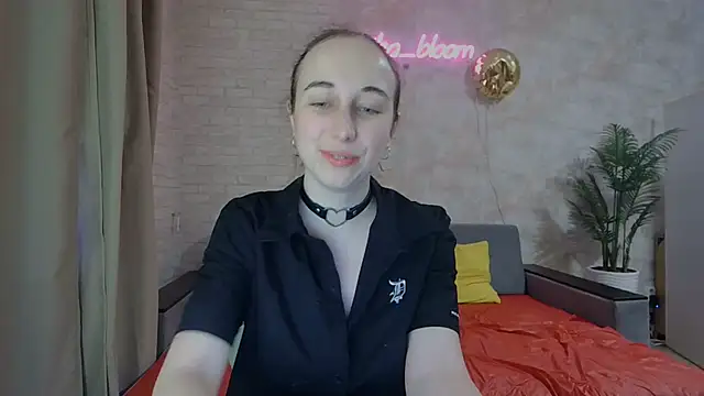 Snapshot of Anika_bloom chatting on 24, 2, 2025 Anika bloom online show from 24, 2, 2025