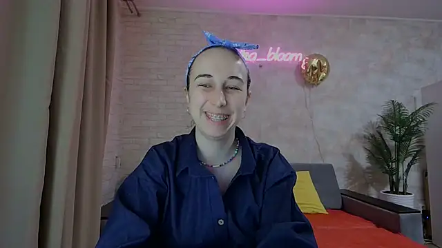 Snapshot of Anika_bloom chatting on 26, 2, 2025 Anika bloom online show from 26, 2, 2025