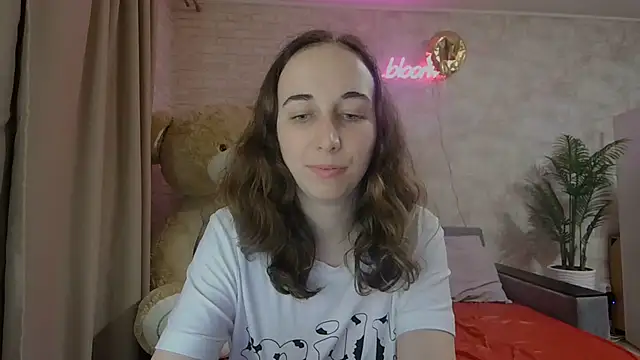 Snapshot of Anika_bloom chatting on 7, 3, 2025 Anika bloom online show from 7, 3, 2025