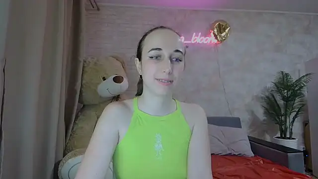 Snapshot of Anika_bloom chatting on 10, 3, 2025 Anika bloom online show from 10, 3, 2025