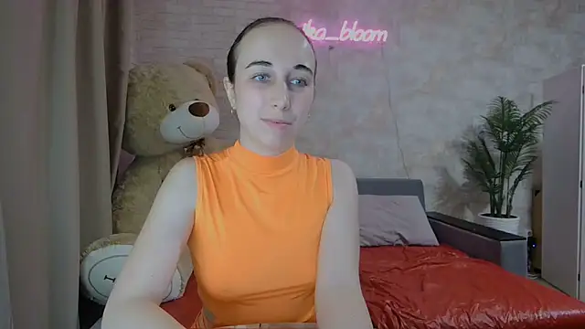 Snapshot of Anika_bloom chatting on 10, 3, 2025 Anika bloom online show from 10, 3, 2025