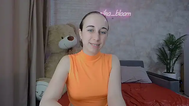 Snapshot of Anika_bloom chatting on 11, 3, 2025 Anika bloom online show from 11, 3, 2025