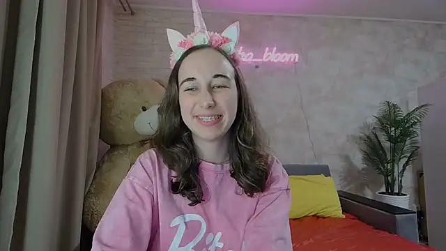 Snapshot of Anika_bloom chatting on 16, 3, 2025 Anika bloom online show from 16, 3, 2025