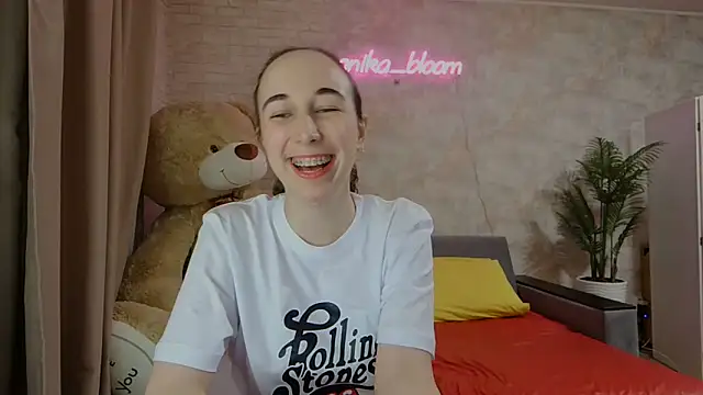 Snapshot of Anika_bloom chatting on 20, 3, 2025 Anika bloom online show from 20, 3, 2025