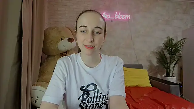 Snapshot of Anika_bloom chatting on 21, 3, 2025 Anika bloom online show from 21, 3, 2025