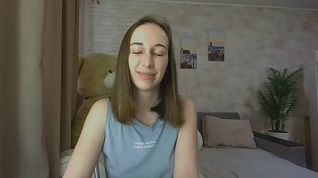 Snapshot of Anika_bloom chatting on 3, 10, 2025 Anika bloom online show from 3, 10, 2025