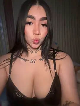 Nickiiiii online show from 3, 2, 2026