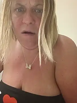 Snapshot of Playmate86 chatting on 12, 7, 2026 Playmate86 online show from 12, 7, 2026