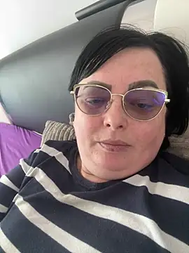 Amandamuller1982 online show from 9, 3, 2025