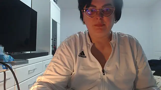 Amandamuller1982 online show from 5, 4, 2026