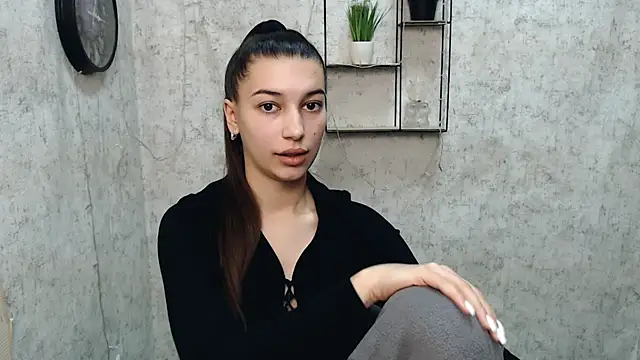 KarolinaRosse  online show from 9, 2, 2025