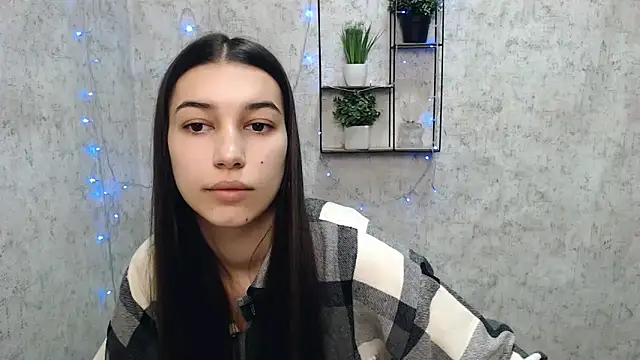 KarolinaRosse  online show from 17, 2, 2025