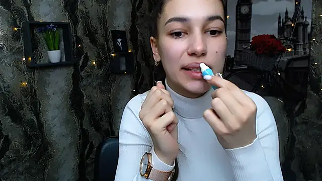 KarolinaRosse  online show from 21, 2, 2025