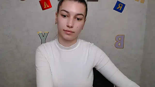 KarolinaRosse  online show from 11, 3, 2025