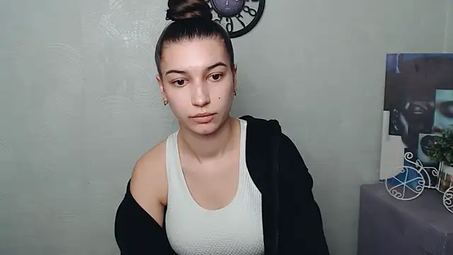 KarolinaRosse  online show from 12, 3, 2025