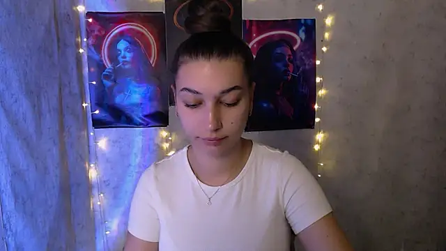 KarolinaRosse  online show from 5, 12, 2025