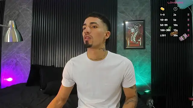 Snapshot of Duriel_ chatting on 8, 1, 2025 Duriel online show from 8, 1, 2025