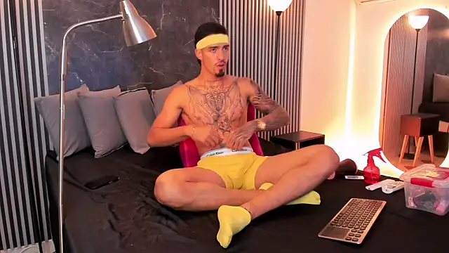 Snapshot of Duriel_ chatting on 5, 3, 2025 Duriel online show from 5, 3, 2025