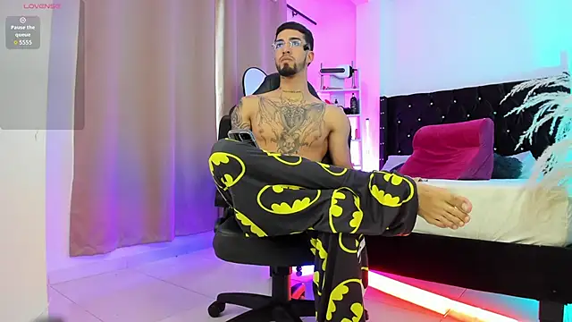 Snapshot of Duriel_ chatting on 21, 11, 2025 Duriel online show from 21, 11, 2025