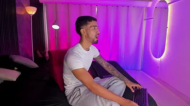 Snapshot of Duriel_ chatting on 16, 12, 2025 Duriel online show from 16, 12, 2025